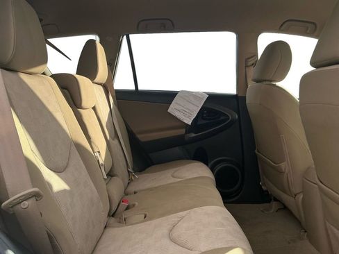 Used 2011 Toyota RAV4 2WD image 18