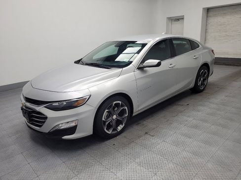 Used 2022 Chevrolet Malibu LT image 2