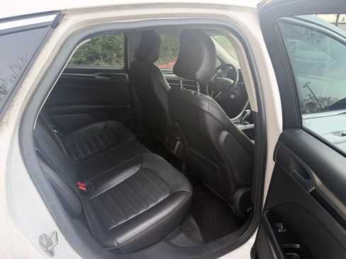 Used 2015 Ford Fusion SE w/ Equipment Group 202A image 12