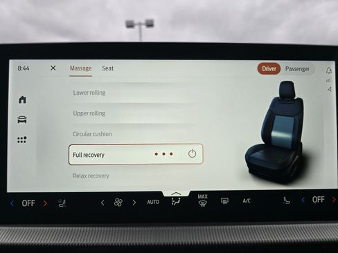 Certified 2025 Ford Explorer Platinum w/ LUX Leather Package image 28