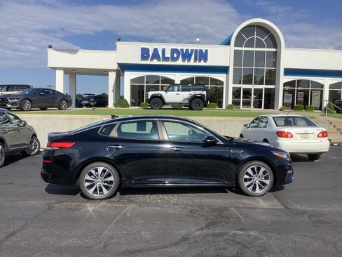 Used 2019 Kia Optima S FWD image 8