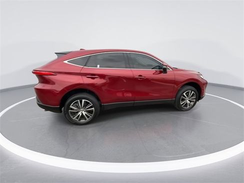 Used 2023 Toyota Venza LE image 9