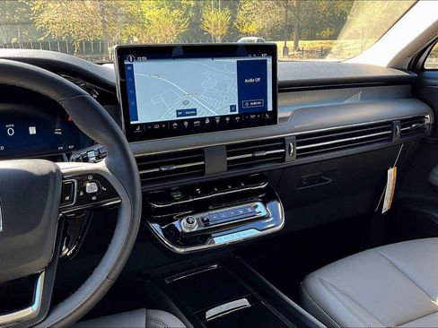 New 2026 Lincoln Corsair Premiere image 7