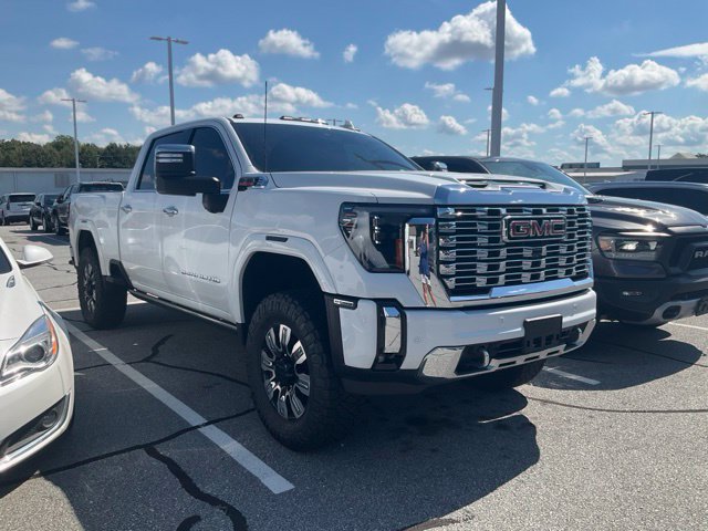 Used 2024 GMC Sierra 2500 Denali w/ Denali Reserve Package AWD/4WD image 1