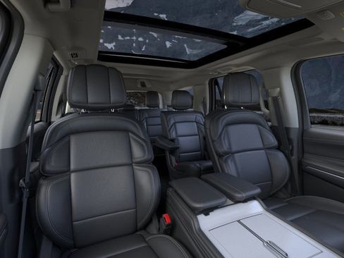 New 2025 Lincoln Navigator Reserve image 10