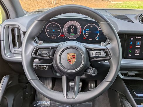 Certified 2025 Porsche Cayenne GTS AWD/4WD image 17