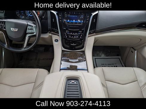 Used 2018 Cadillac Escalade Luxury AWD/4WD image 11