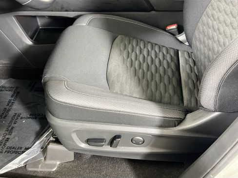 Used 2022 Nissan Pathfinder SV image 16