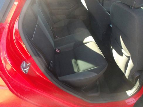 Used 2013 Ford Focus SE image 8