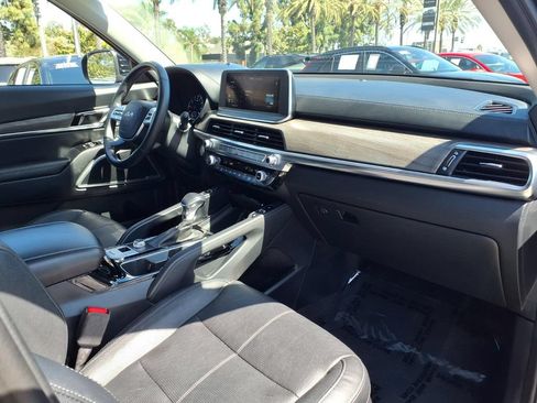 Certified 2022 Kia Telluride EX w/ EX Premium Package FWD image 15