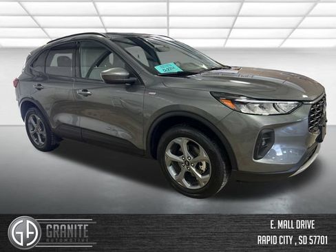 Used 2025 Ford Escape ST-Line Select AWD/4WD image 7