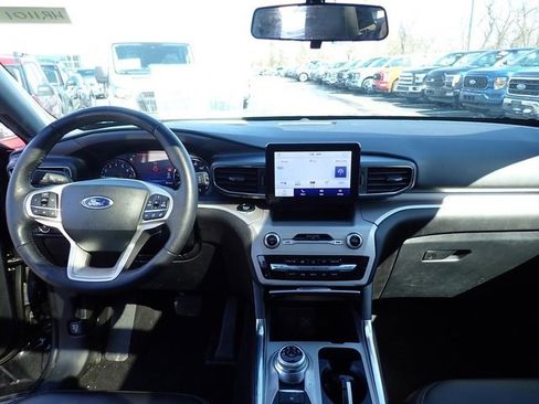Used 2023 Ford Explorer XLT w/ Equipment Group 202A image 20