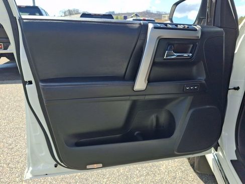 Used 2022 Toyota 4Runner Limited image 12
