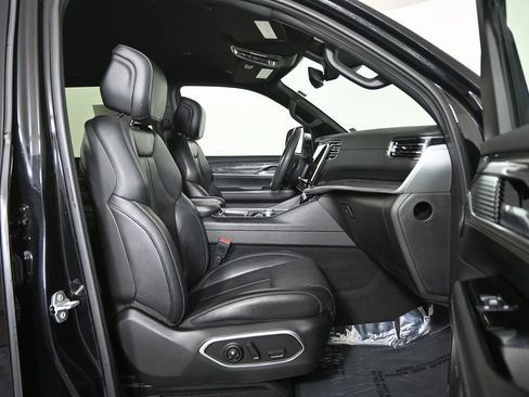 Used 2022 Jeep Wagoneer Series III image 13