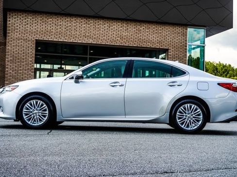 Used 2013 Lexus ES 350 w/ Luxury Pkg FWD image 9