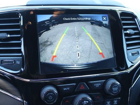 Used 2020 Jeep Grand Cherokee Limited RWD image 34