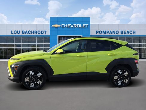 Used 2024 Hyundai Kona SEL w/ Convenience Package FWD image 4