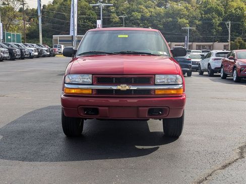 Used 2000 Chevrolet Blazer LS w/ LS Preferred Equipment Group AWD/4WD image 2