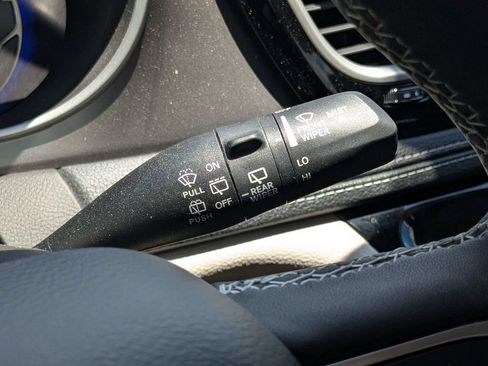 Used 2022 Chrysler Pacifica Touring-L AWD/4WD image 29