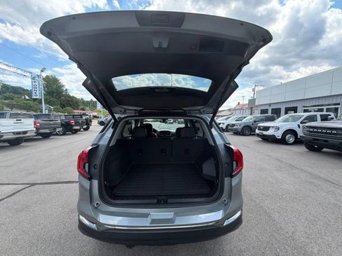 Used 2023 GMC Terrain AT4 w/ Infotainment Package II AWD/4WD image 5