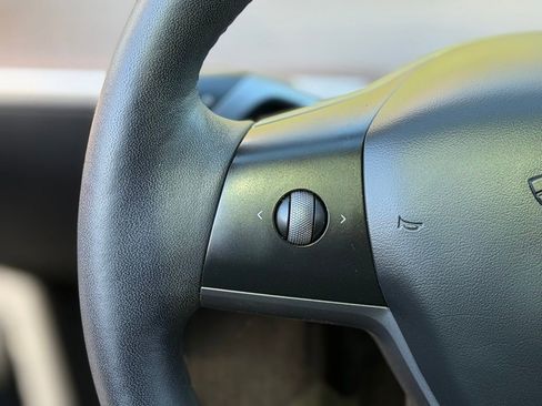 Used 2023 Tesla Model 3 Standard Range image 44