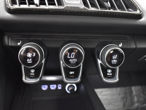 Used 2017 Audi R8 V10 w/ Carbon Exterior Package AWD/4WD image 9