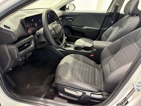 Used 2025 Kia K4 EX image 11