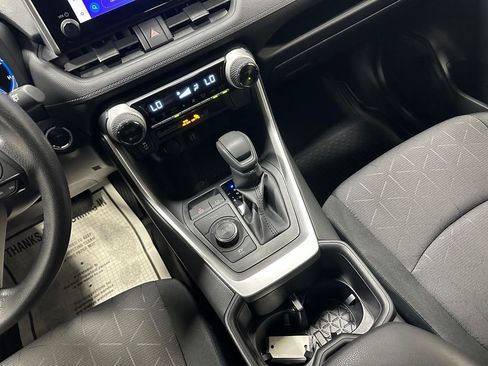 Used 2025 Toyota RAV4 XLE AWD/4WD image 38