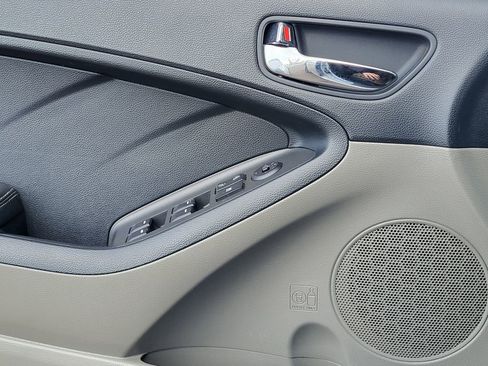Used 2015 Kia Forte LX image 19