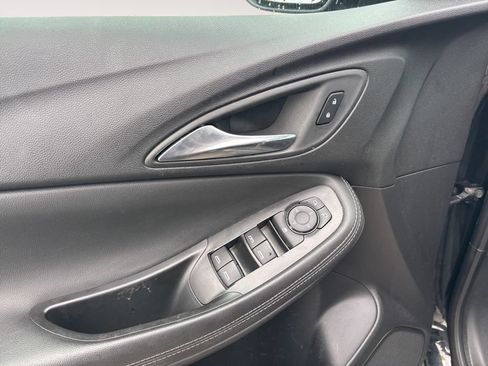 Used 2025 Buick Encore GX Preferred AWD/4WD image 28