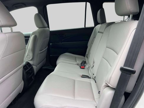 Used 2023 Honda Passport EX-L image 11