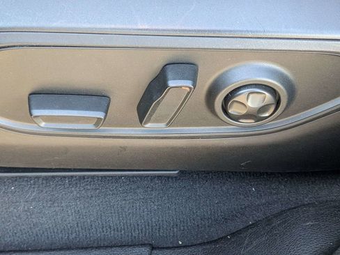 Used 2024 Jeep Grand Cherokee L Laredo image 20