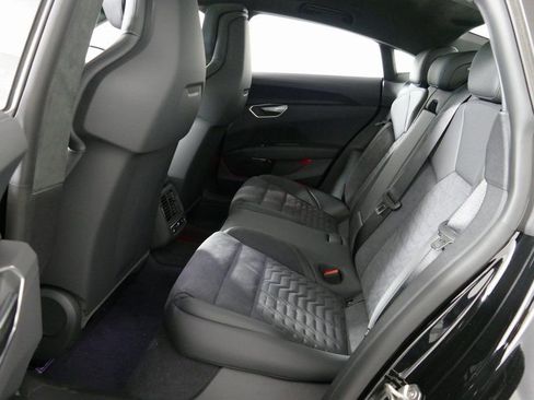 New 2026 Audi S e-tron GT Prestige image 32