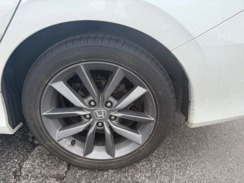Used 2019 Honda Civic EX image 5