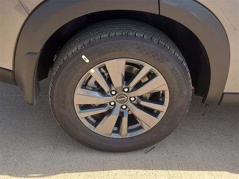 New 2025 Nissan Pathfinder SV w/ Black Appearance Package image 6