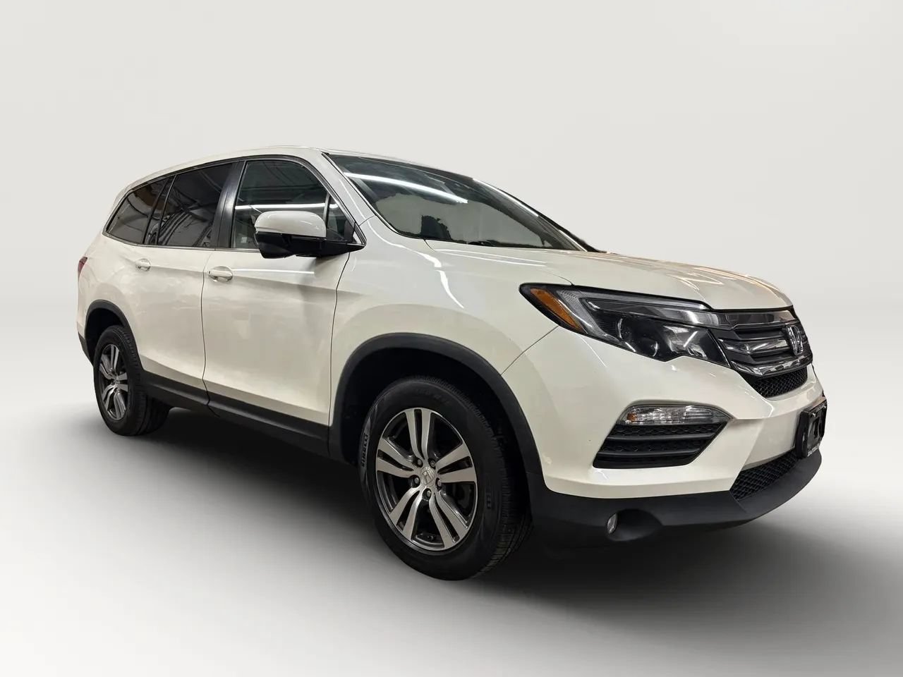 Used 2017 Honda Pilot EX-L image 2