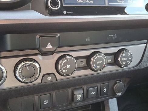 Used 2020 Toyota Tacoma TRD Sport image 19