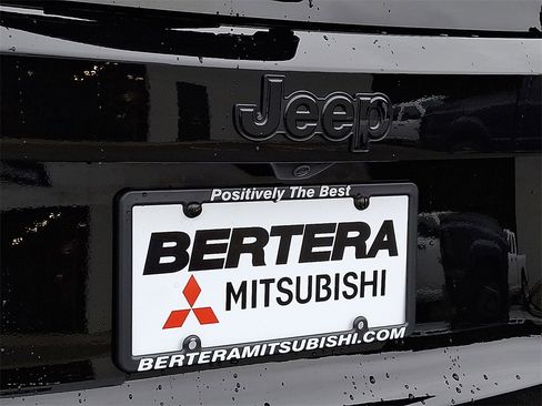 Used 2023 Jeep Renegade Latitude image 30