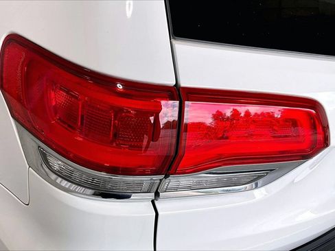 Used 2018 Jeep Grand Cherokee Limited RWD image 29