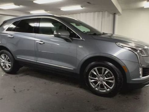 Certified 2021 Cadillac XT5 Premium Luxury FWD image 2