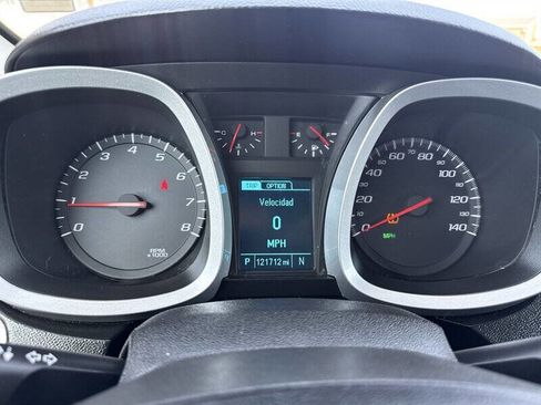 Used 2017 Chevrolet Equinox LT w/ Convenience Package image 24