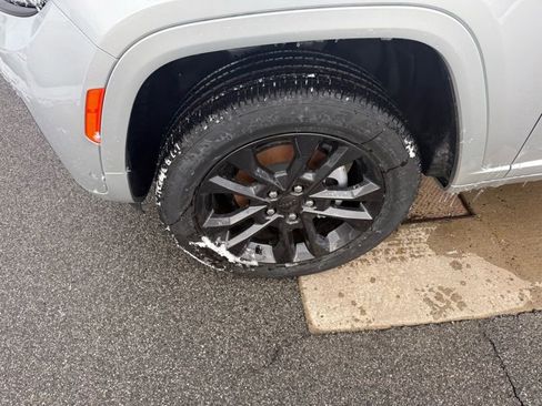 New 2026 Jeep Grand Cherokee Limited AWD/4WD image 10