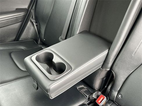 Used 2024 Kia Sportage EX image 32