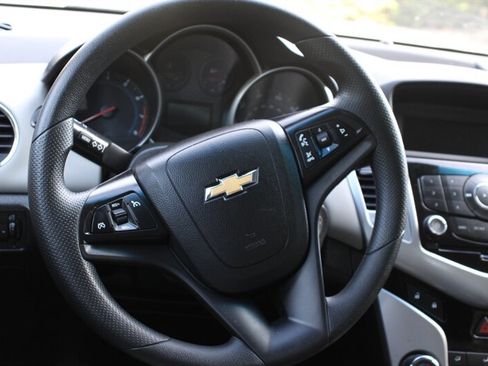 Used 2012 Chevrolet Cruze LS w/ Connectivity Package FWD image 17