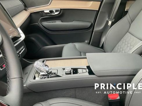 Certified 2025 Volvo XC90 B5 Plus image 24