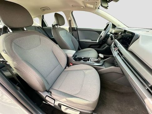 Used 2025 Kia K4 FWD image 25