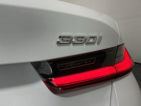 Certified 2025 BMW 330i Sedan w/ Premium Package RWD image 33