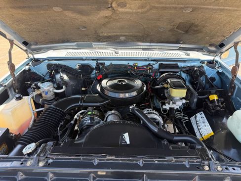 Used 1991 Chevrolet Suburban 2WD image 27