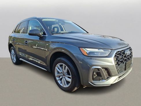 Used 2022 Audi Q5 2.0T Premium w/ Convenience Package AWD/4WD image 3