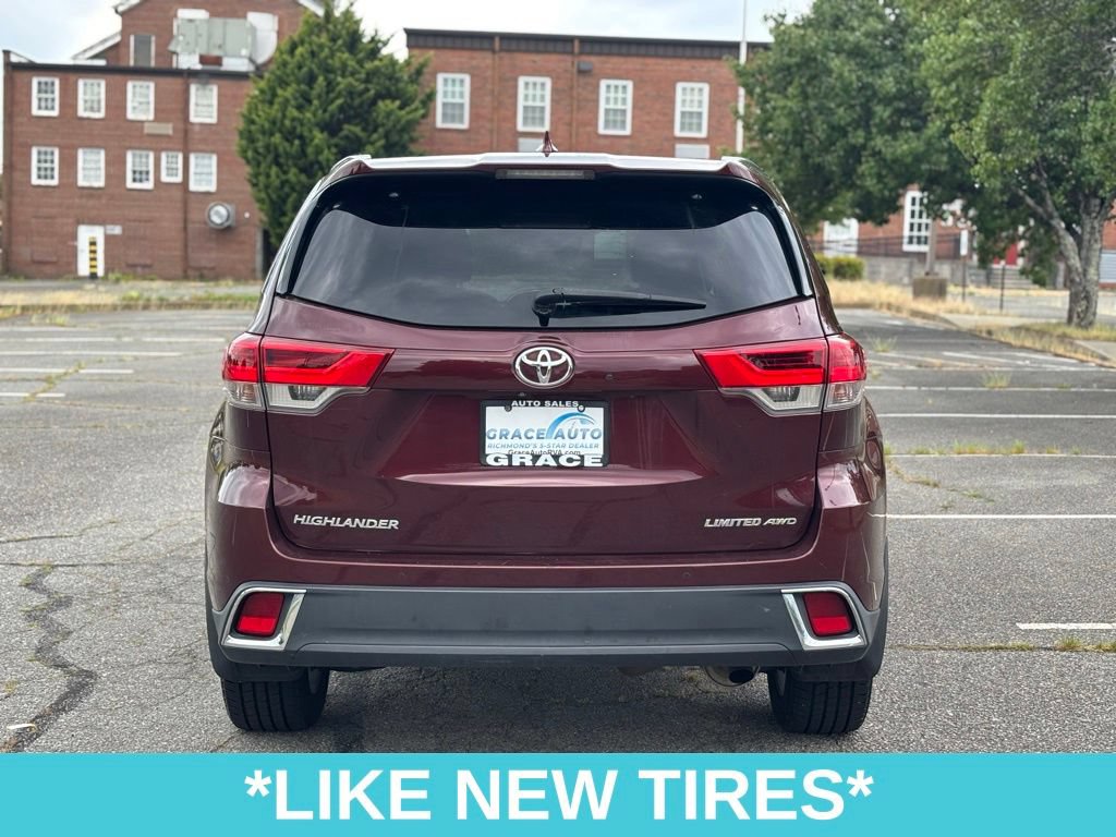 Used 2019 Toyota Highlander Limited w/ Carpet Mat Package (TMS) AWD/4WD image 8